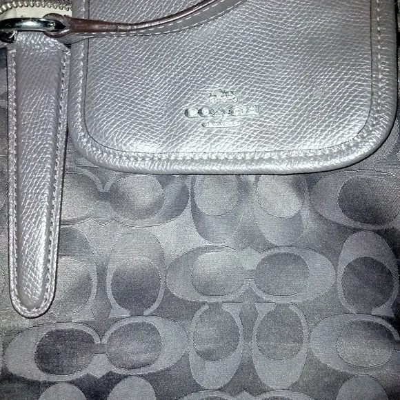 Purses - Picture 7 of 9